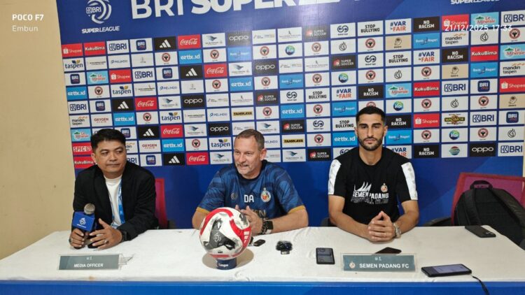 Press Conference Semen Padang FC (Foto: Radar Sumbar)